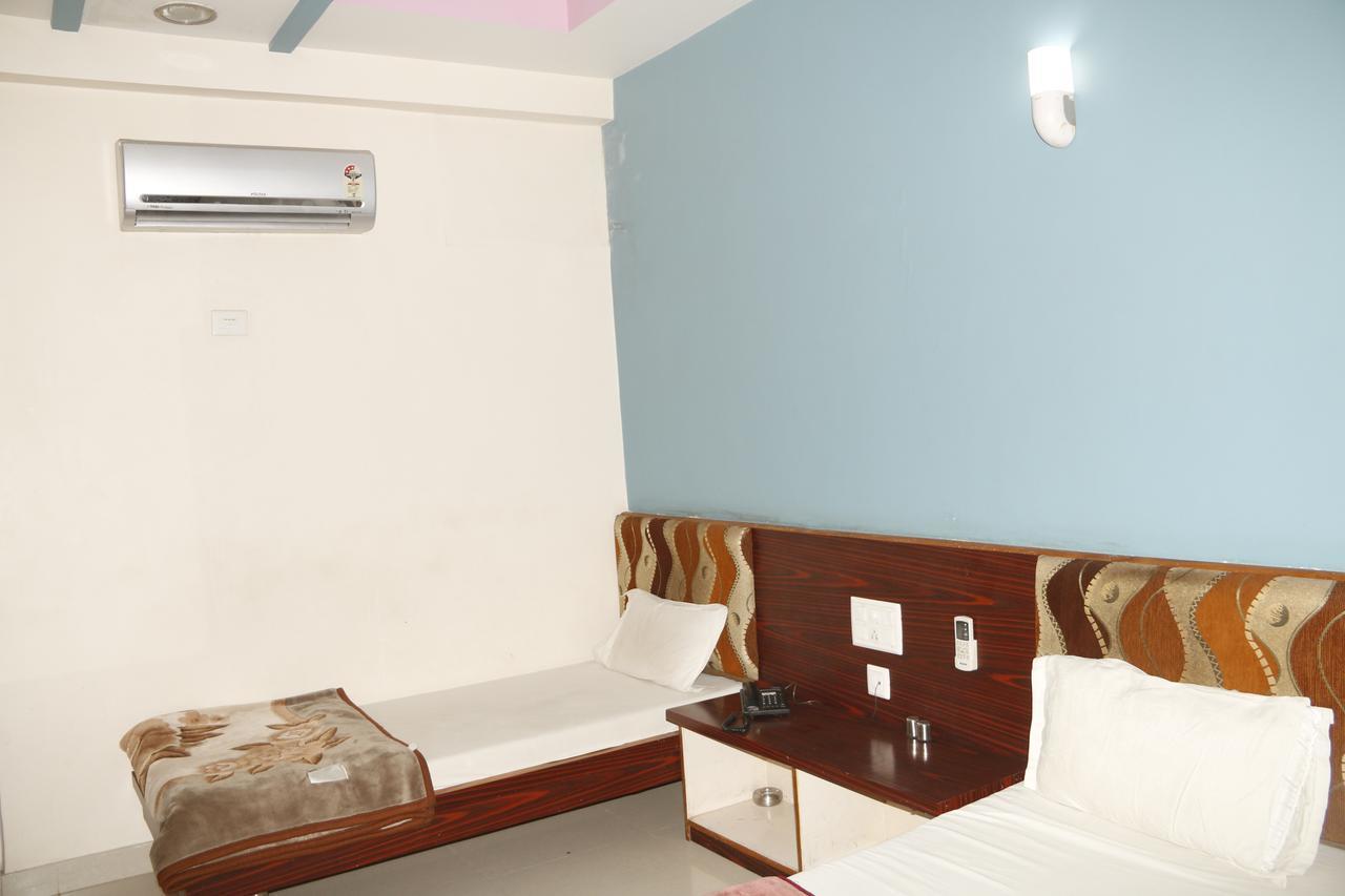 Hotel Relax Inn Banswara Екстериор снимка