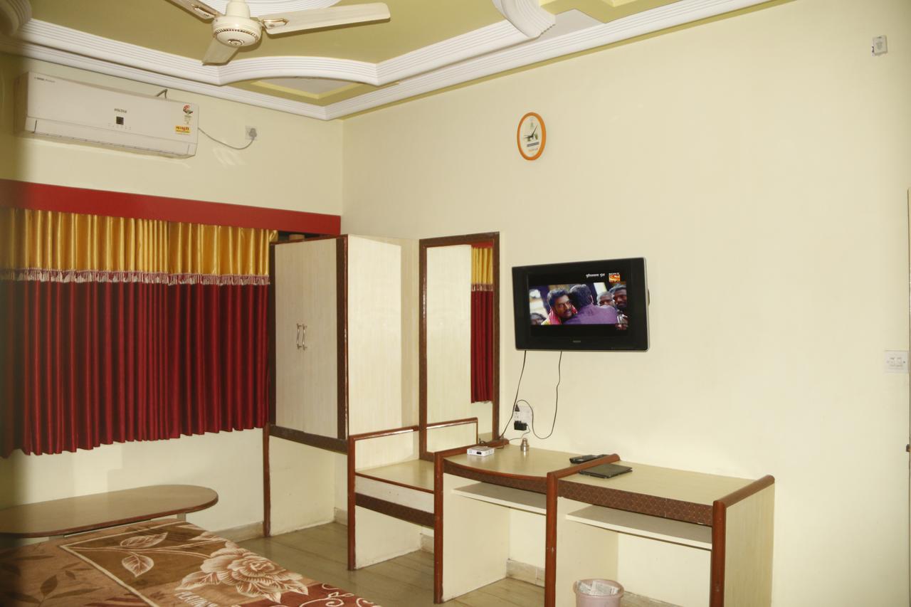 Hotel Relax Inn Banswara Екстериор снимка
